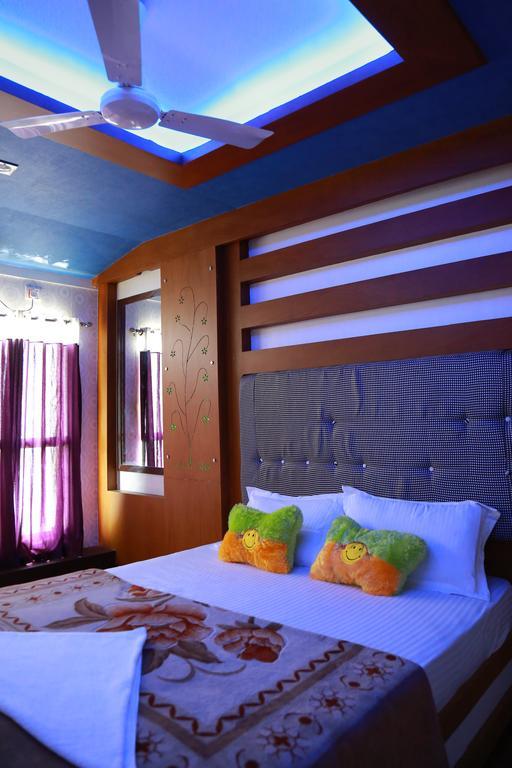 Отель Marari Houseboat Марарикулам Номер фото